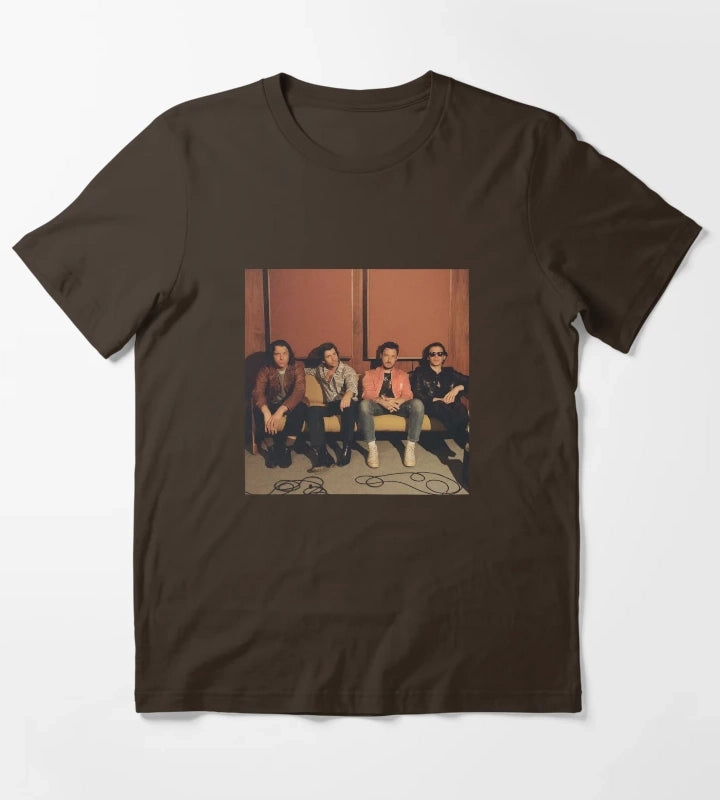 4 guys in studi T-Shirt Brown