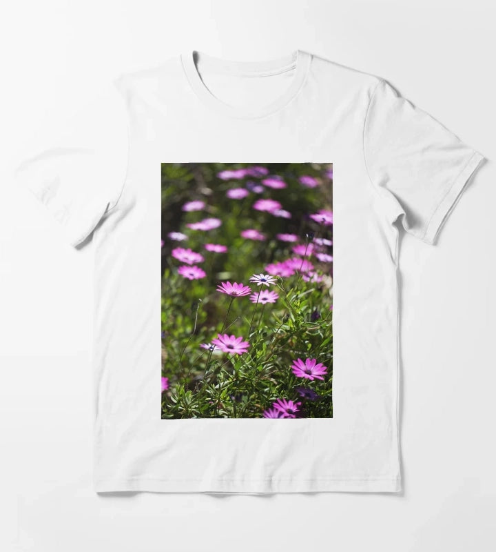 Daisy Cape Garden Display T-Shirt White