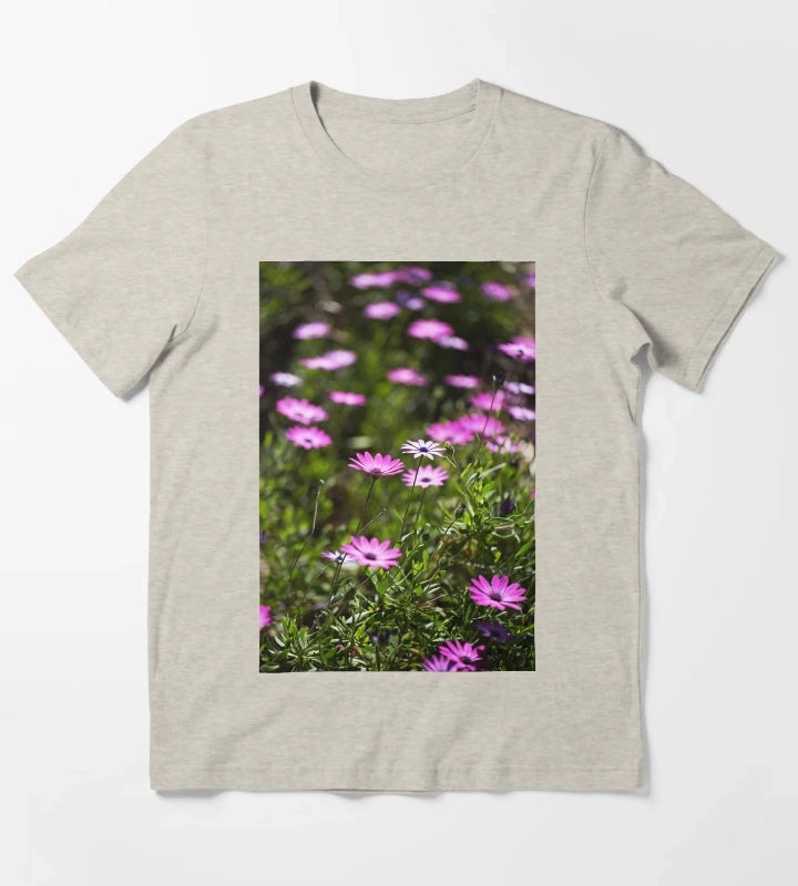 Daisy Cape Garden Display T-Shirt Cream