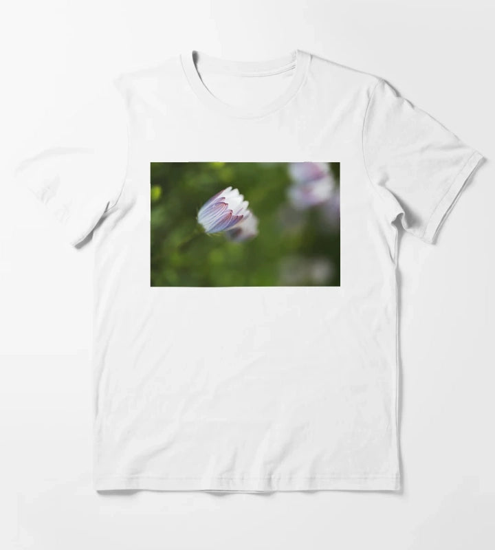 Daisy Cape Unfolding Dreams T-Shirt White