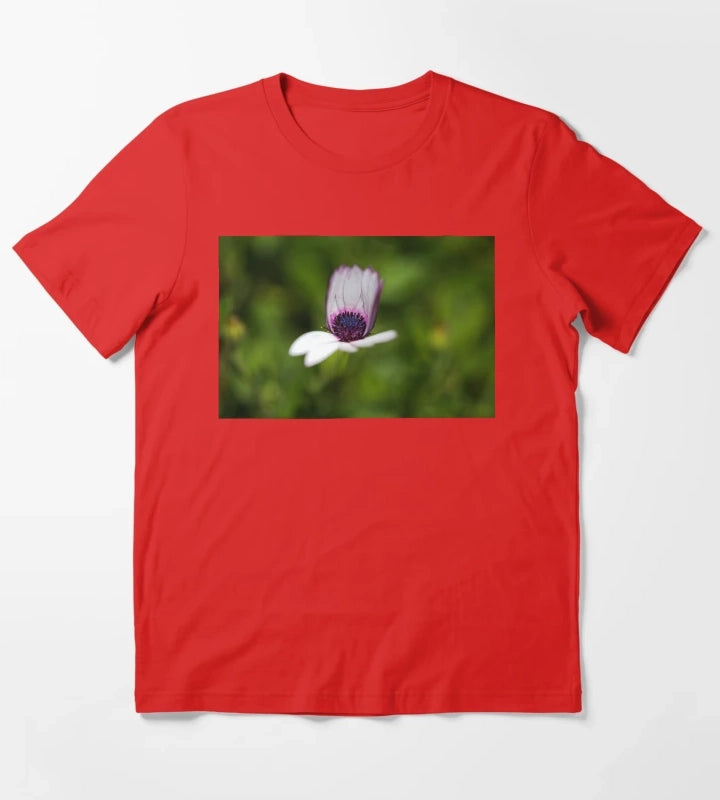 Daisy Cape Unfolding Still T-Shirt Red