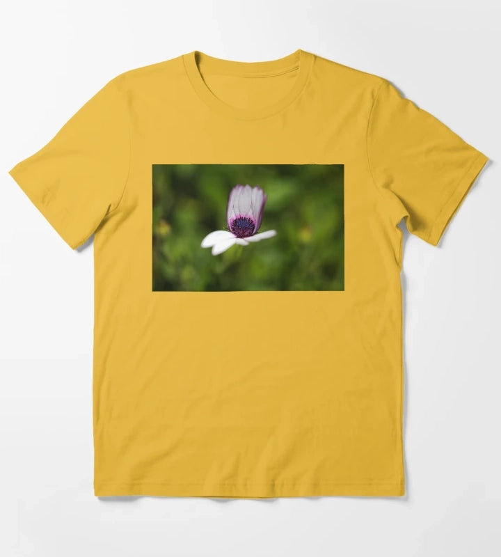 Daisy Cape Unfolding Still T-Shirt Yellow