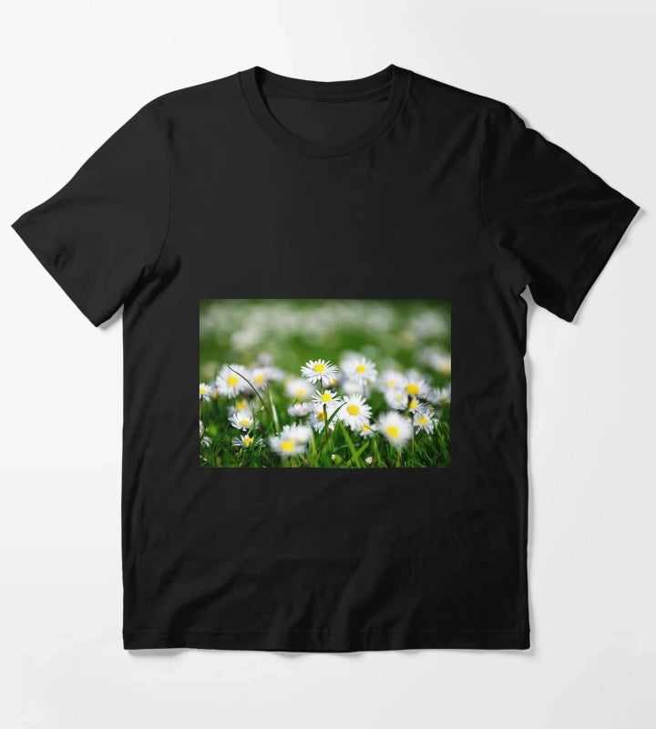 Daisy land art work T-Shirt