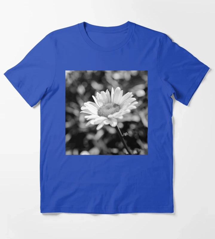 Elegant Daisy Flower In Black And White T-Shirt Blue