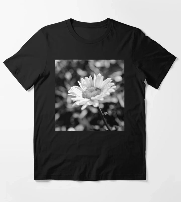 Elegant Daisy Flower In Black And White T-Shirt