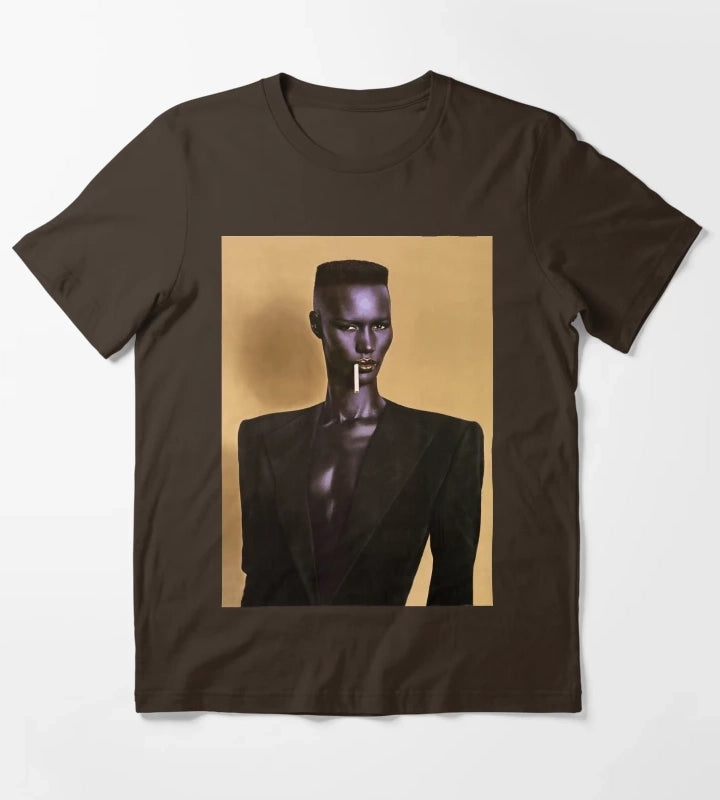 Grace Jones chanteuse extraordinaire T-Shirt Brown