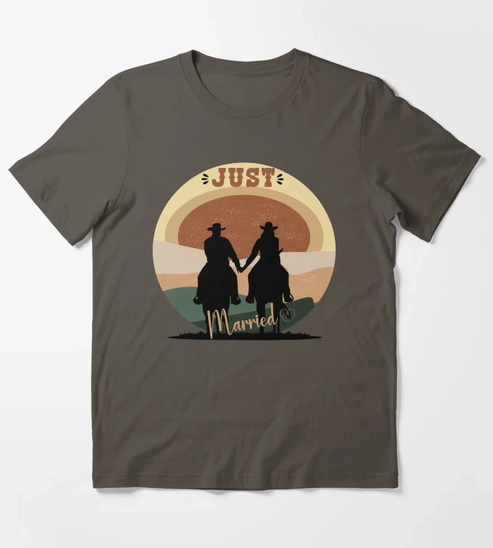 Just Married Cowboy Couple On Horseback T-Shirt Dark Grey