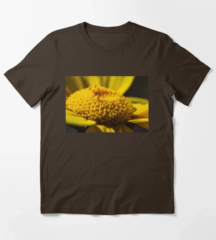 Macro CloseUp Of Yellow Daisy Flower Center With Petals And Pollen Texture T-Shirt Brown