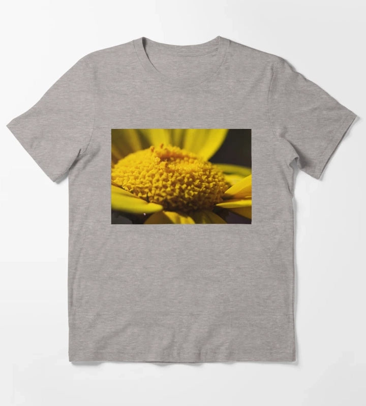 Macro CloseUp Of Yellow Daisy Flower Center With Petals And Pollen Texture T-Shirt Heather Grey