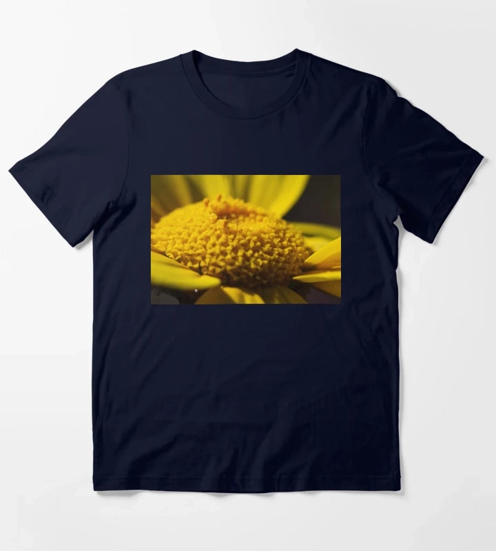 Macro CloseUp Of Yellow Daisy Flower Center With Petals And Pollen Texture T-Shirt Navy