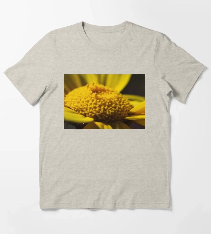 Macro CloseUp Of Yellow Daisy Flower Center With Petals And Pollen Texture T-Shirt Cream