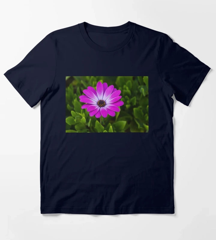 Vibrant Purple Daisy Blooming CloseUp Over Green Garden Leaves Pink Osteospermum Flower T-Shirt Navy